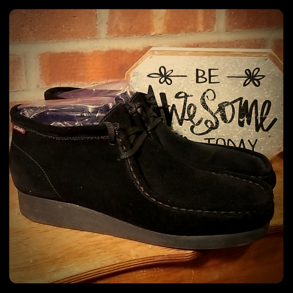 Clarks Wallabees Black Suede Men's Size 11 - Picture 1 of 10